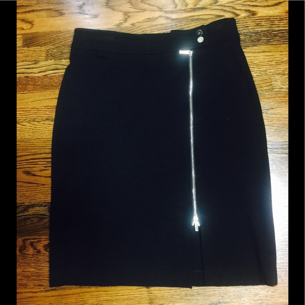 AK skirt
